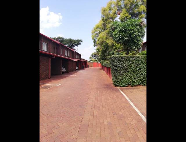 3 BEDROOM TOWNHOUSE SOLD IN WONDERBOOM
